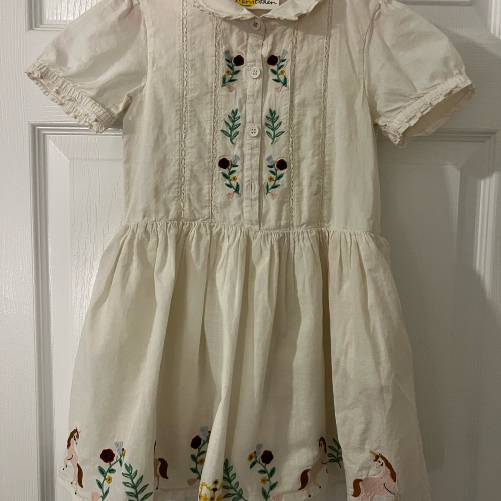 Off white dress with embroidered unicorns size 4T/5T